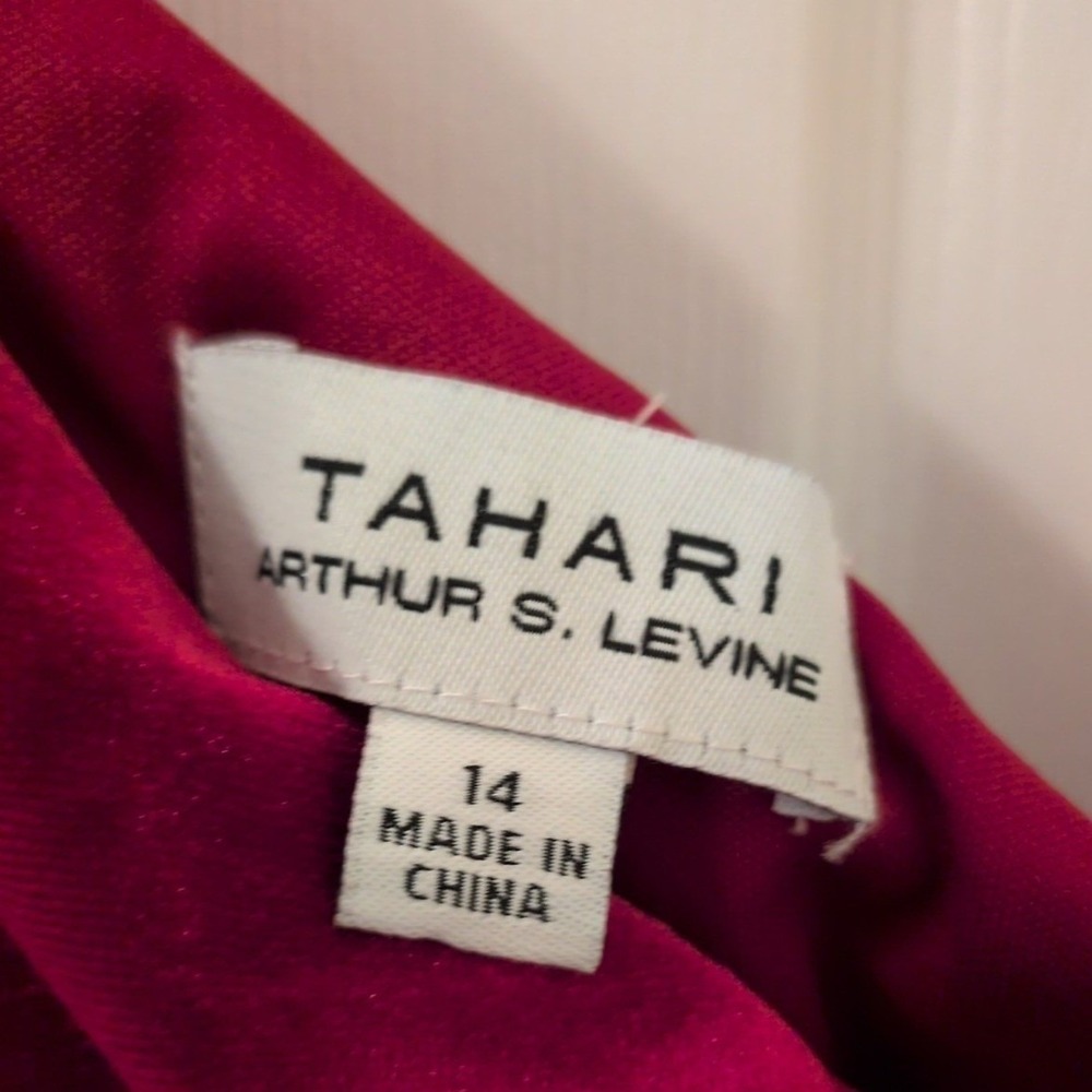 Tahari Arthur S Levine Burgundy Velvet One Shoulder Ruched Midi Dress Womens 14 - Picture 2 of 9
